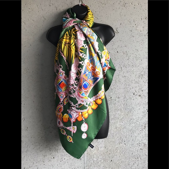 Source Unknown  50”x50” Versatile Green Long Lightweight Shawl/Scarf /Pashmina - Picture 4 of 15